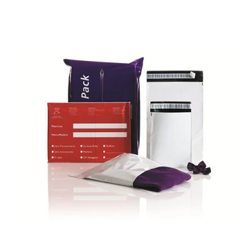 Futártasak C4, 240x325 + 50 mm szilikonos záródás 100db/csomag Coex Fehér/Fekete Futártasak C4, 240x325 + 50 mm szilikonos záródás 100db/csomag Coex Fehér/Fekete