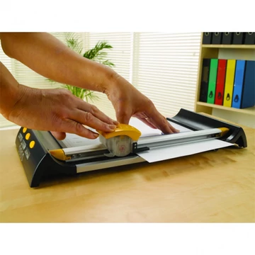 Vágógép, görgős, A4, 10 lap, FELLOWES "Neutron A4+"